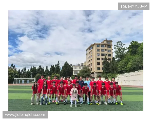 焕新绿茵场,全力备战新赛季(1) 焕新绿茵场,全力备战新赛季(1)