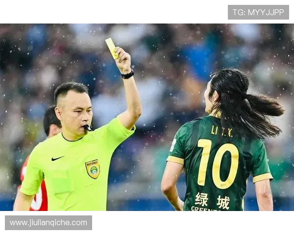 足协认错！VAR 误判偷走浙江 2 分，陶强龙争议动作成焦点，主帅激动挥拳眼镜飞落